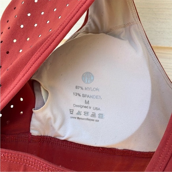 Sports Bra with Cutout Back - Picture 3 of 4